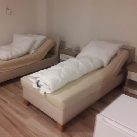 Turisticka Ubytovna Hotel Divin Luaran gambar