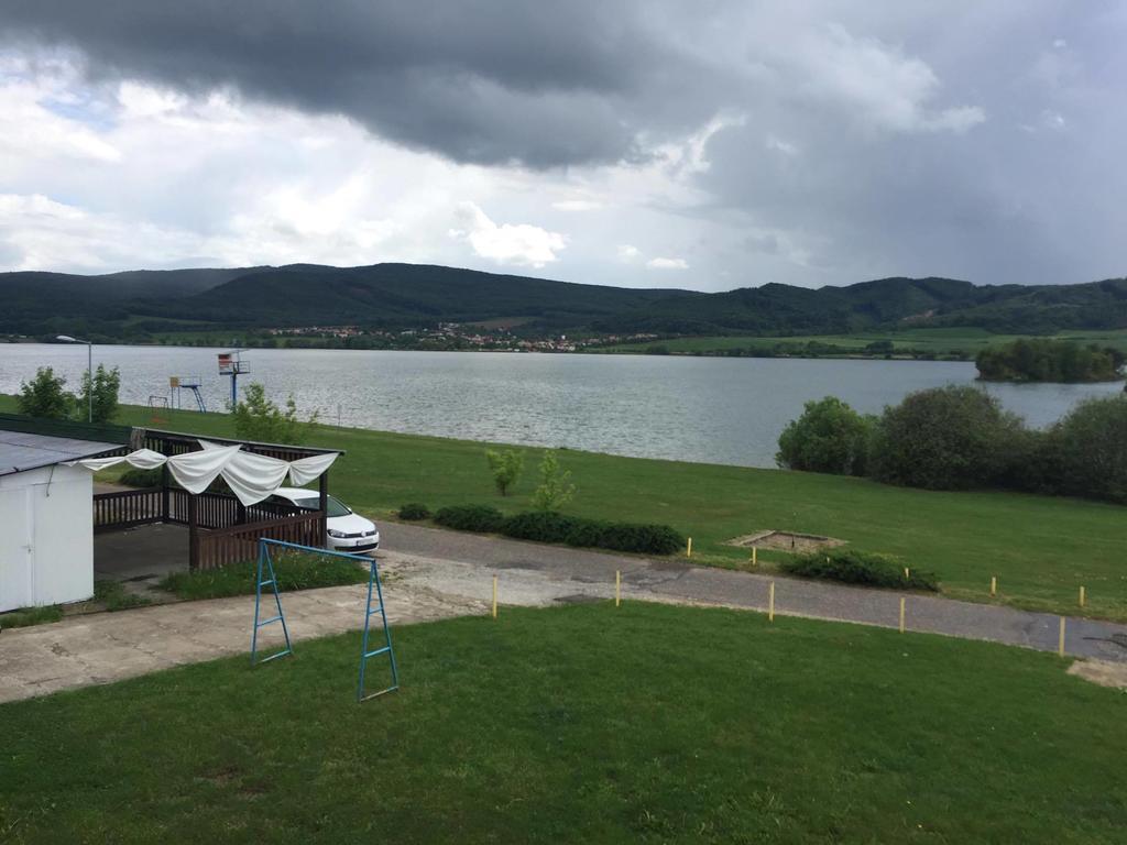 Turisticka Ubytovna Hotel Divin Luaran gambar